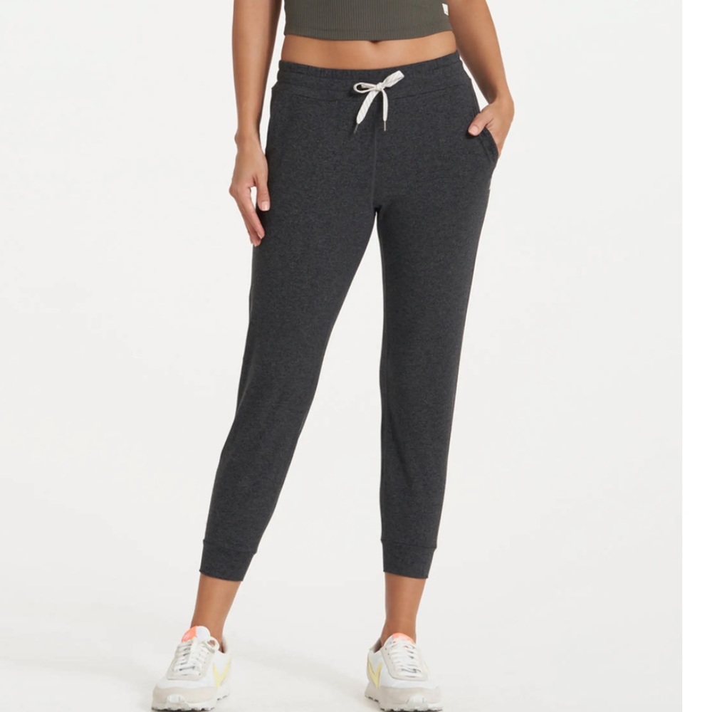 Cropped soft joggers size S